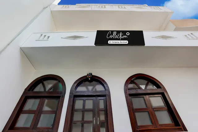 Collection O Khajuraho Central