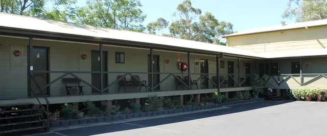 Lake Forbes Motel