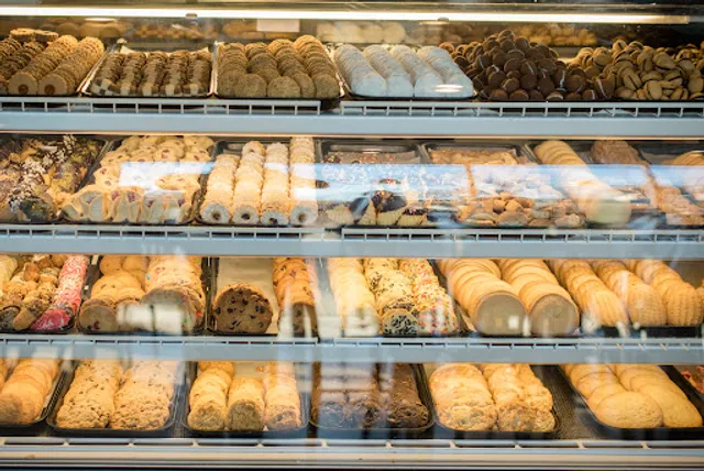 Avventura Bakery & Deli