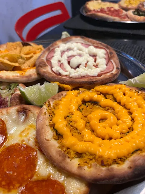 Novara Pizzas e Esfihas - II
