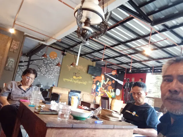 WONG DEWEK Cafe & Resto