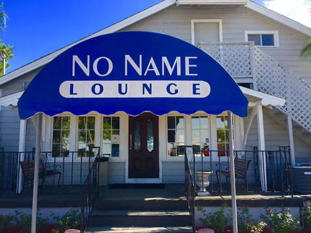 No Name Lounge
