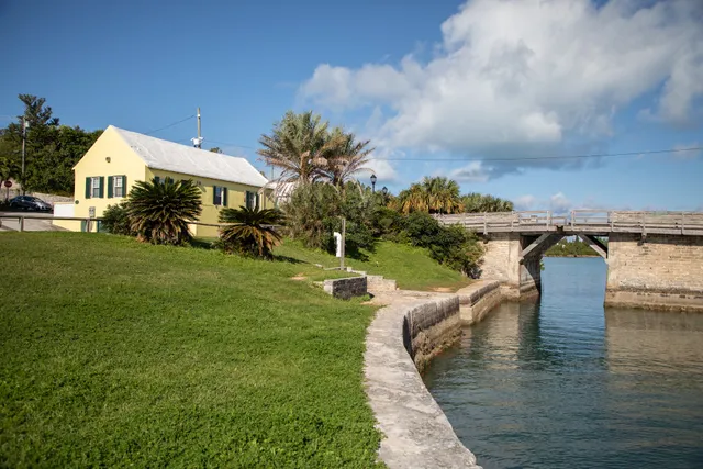 The Bridge Trading Post café