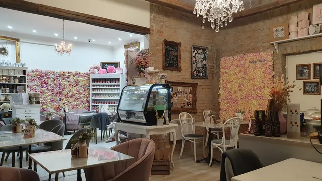 Vintage World Cafe & Shop