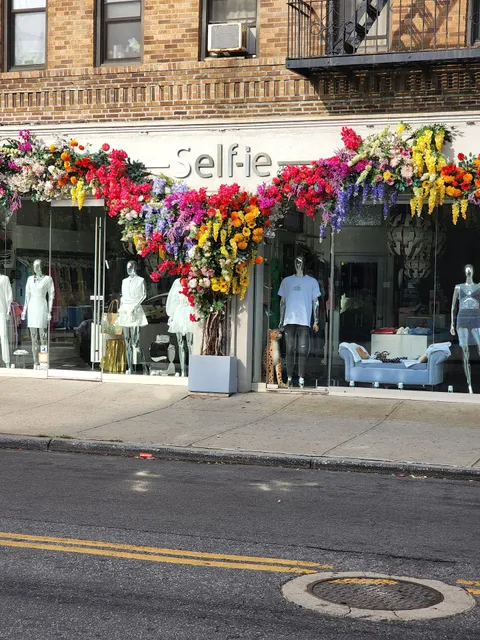 Selfie Clothing Boutique