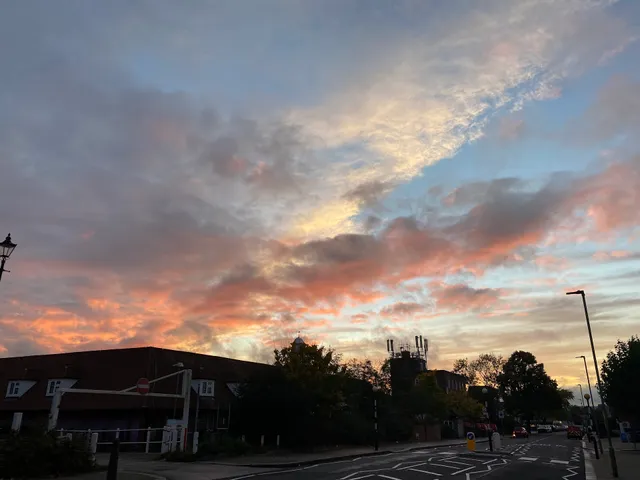 Mill Hill Park Car Park Daws Lane