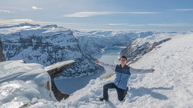 Trolltunga Active