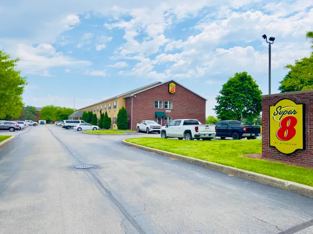 Super 8 Maumee/Toledo, OH