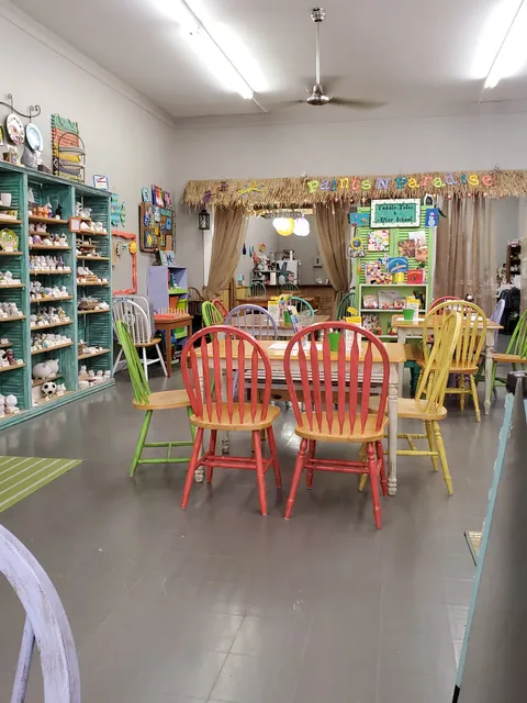 Paints 'N Paradise