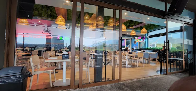 Ceviche y Aguachiles El Negro Plaza Agora El Vergel