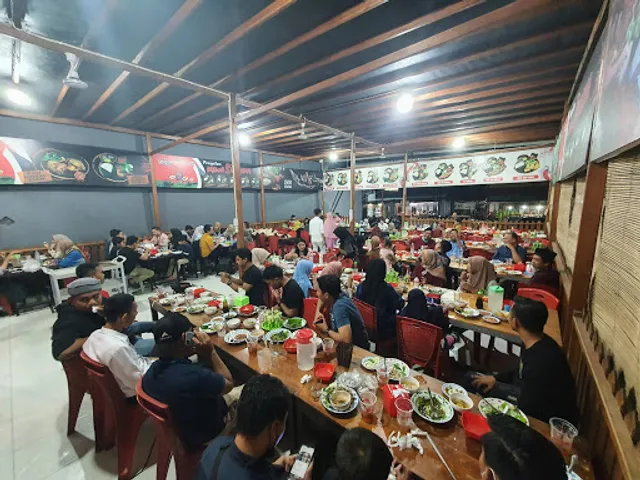 Warung Penyetan Mbah Sinem