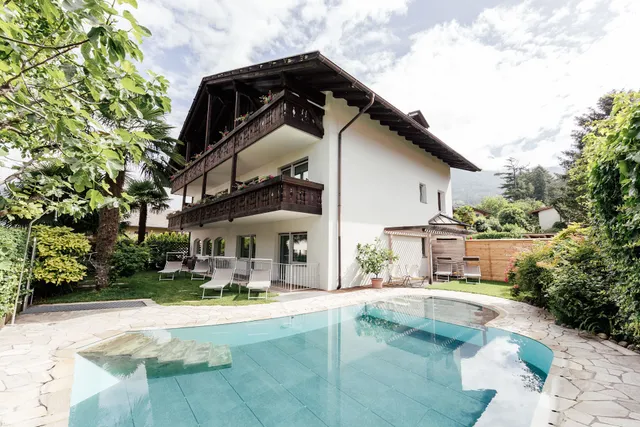 Garni & Appartements Sirmian