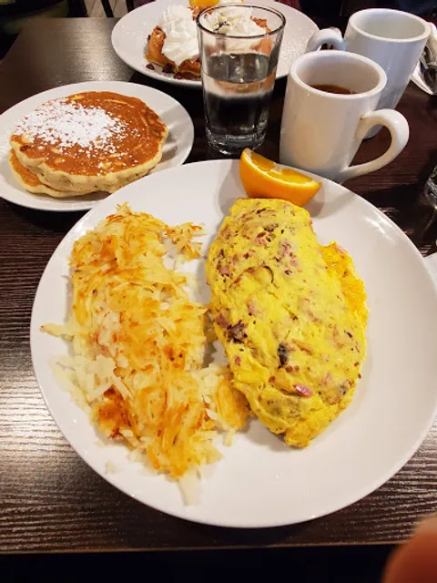 Eggsperience Breakfast & Lunch