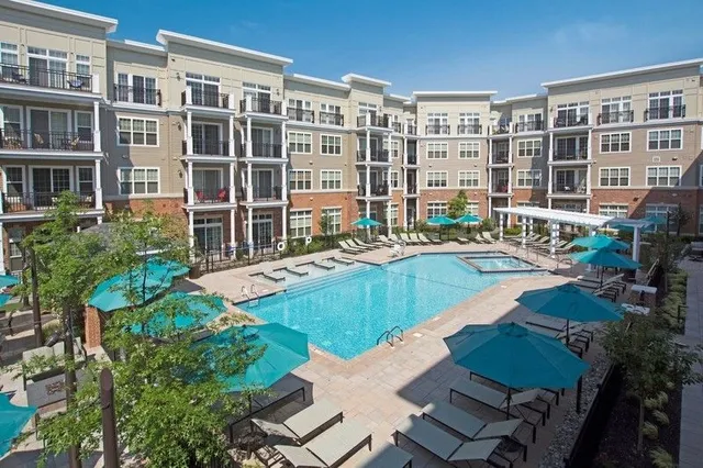 Woodmont Metro Apartments at Metuchen Station