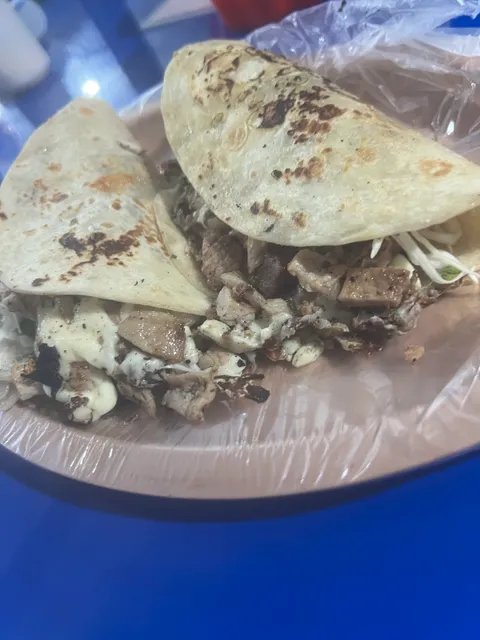 Tacos de carne asada y arrachera Fleming