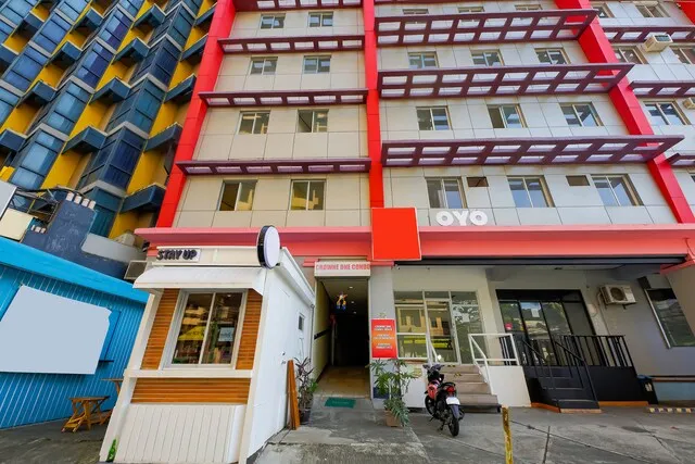OYO 809 Crowne One Condo