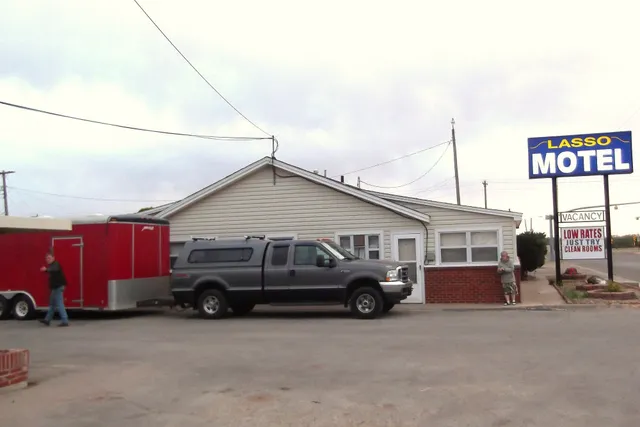 Lasso Motel