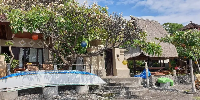 Sunshine Bungalows,Restaurant & Spa