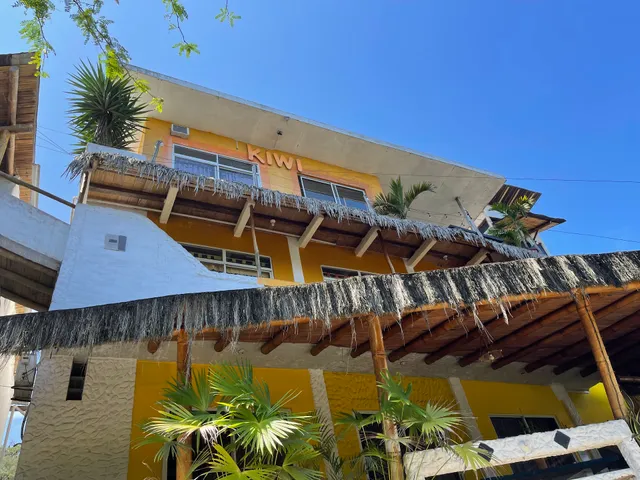 KIWI Hostels Ecuador | Montañita