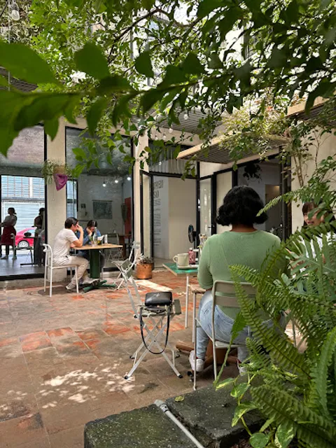 Montenegro 1917, alacena y café