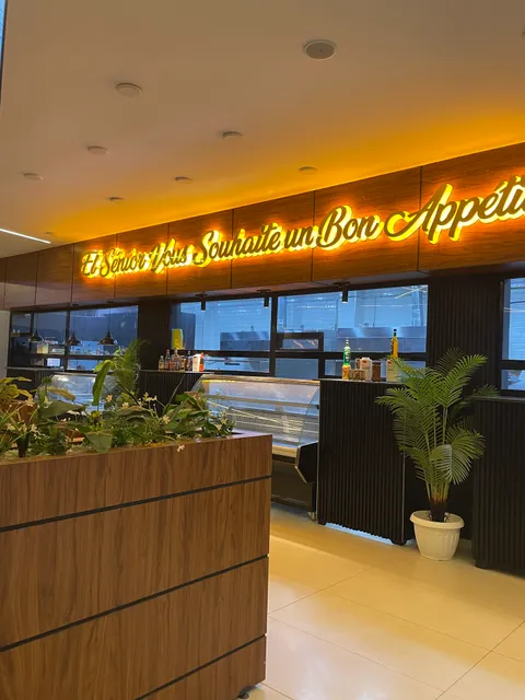 مطعم السنيور