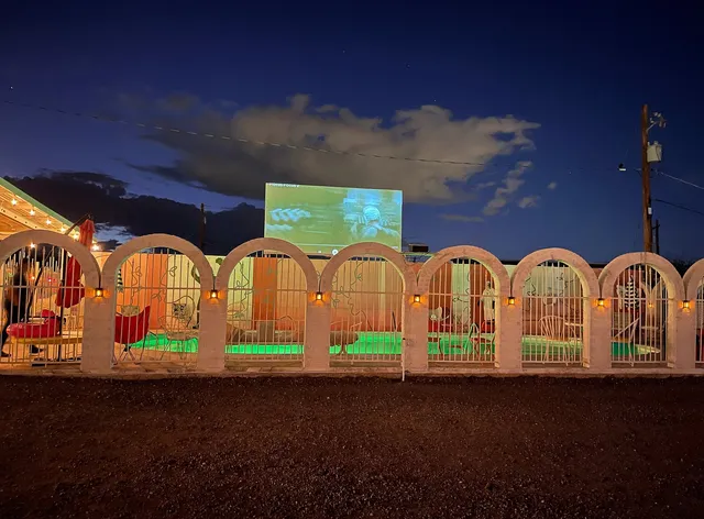 El Pais Motel & Campgrounds