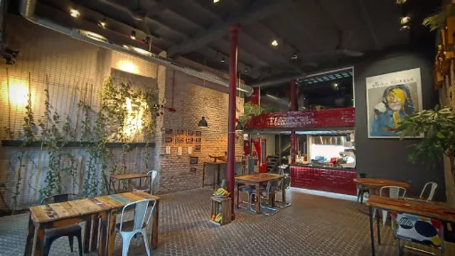 La Urbana Pizza Shop