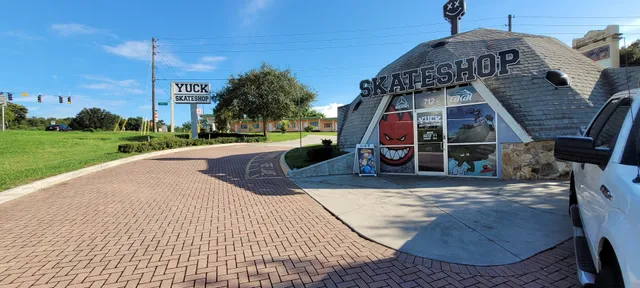 YUCK SKATESHOP