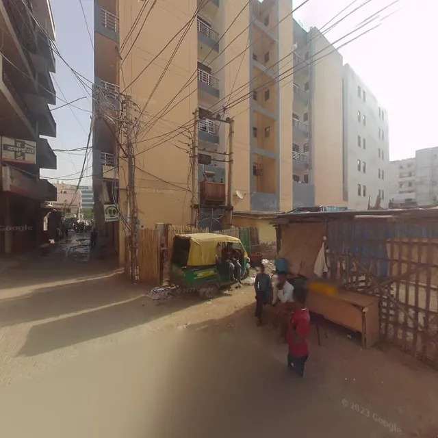 CRYSTAL ICE CUBES & CREAM