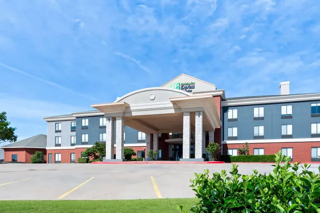 Holiday Inn Express & Suites Perry by IHG