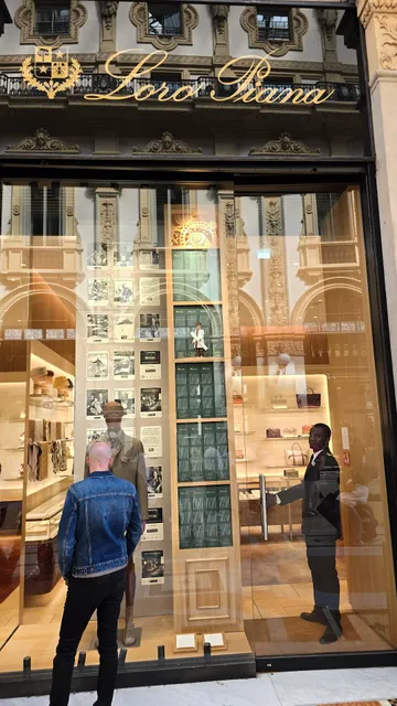 Loro Piana_Galleria Milano
