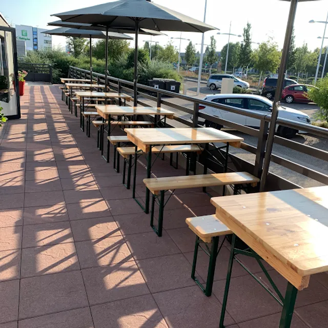 RICE NOODLE & JUNK FOOD