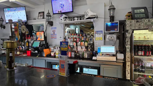 16 Ellicott Bar and Grill