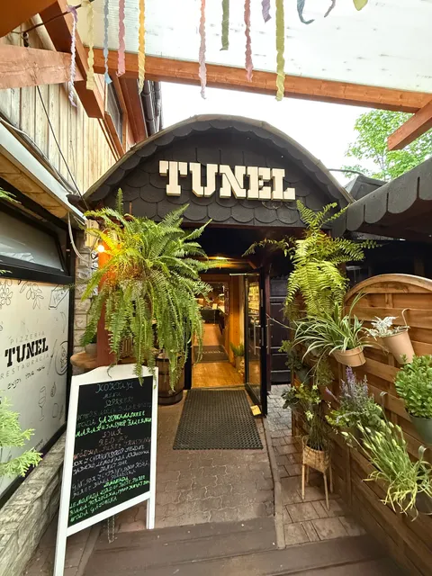 Restauracja TUNEL Pizza Burgery Zakopane Krupówki