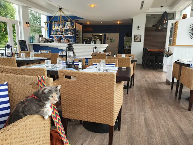 FREGATE BEACH bar restaurant plage privée