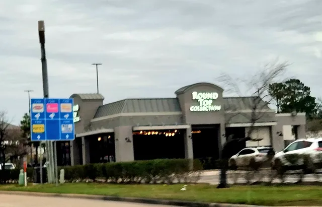 The Round Top Collection Gallery - Woodlands