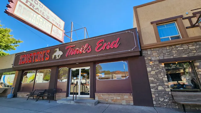 Houston's Trail's End Restaurant
