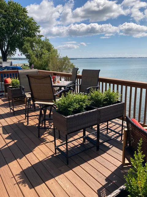 Social Oak Chophouse & Wine Bar