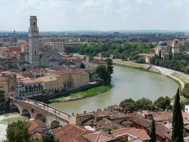 Parcheggio Castel S.Pietro punto panoramico