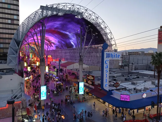 SB LV Blvd at Fremont St Experience