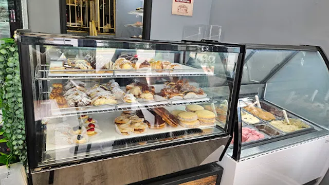 Aroma d’ Cafe Bakery II