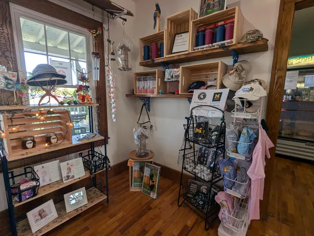 Chill’n Parrot Ice Cream Shop