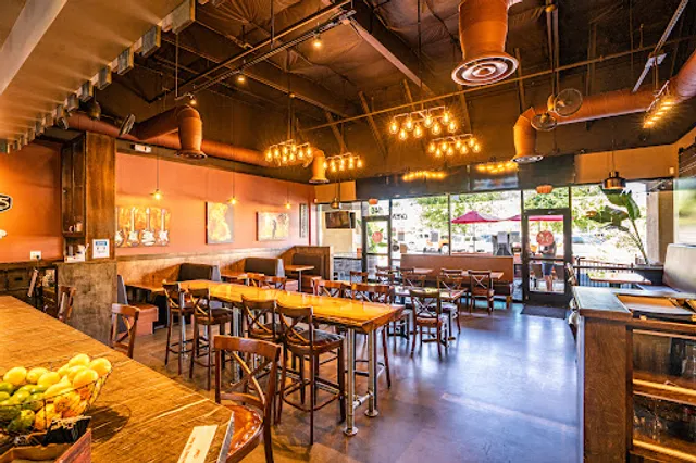 The Hub Eats & Drinks