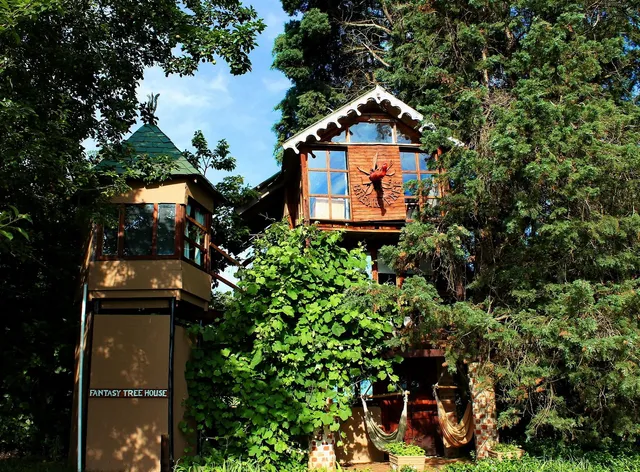 Sycamore Avenue Treehouses