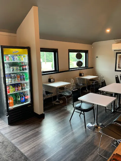 Farmington Pizza + Kitchen (Farmington Ave)