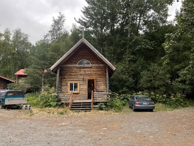 Brown Bear Saloon & Hotel