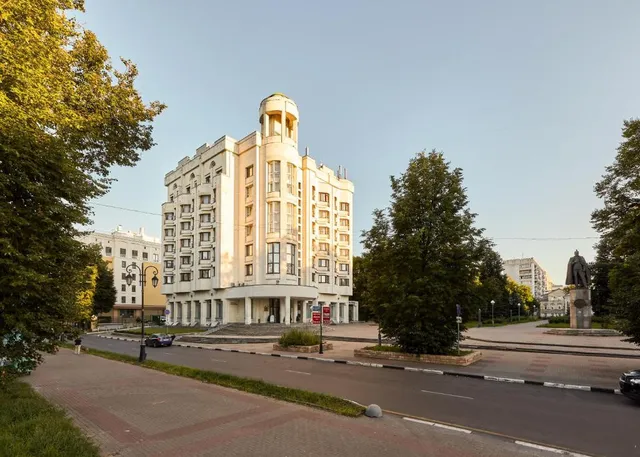 Oktyabrskaya Hotel