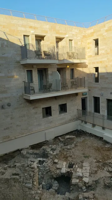 Hi Acco Knights Hostel