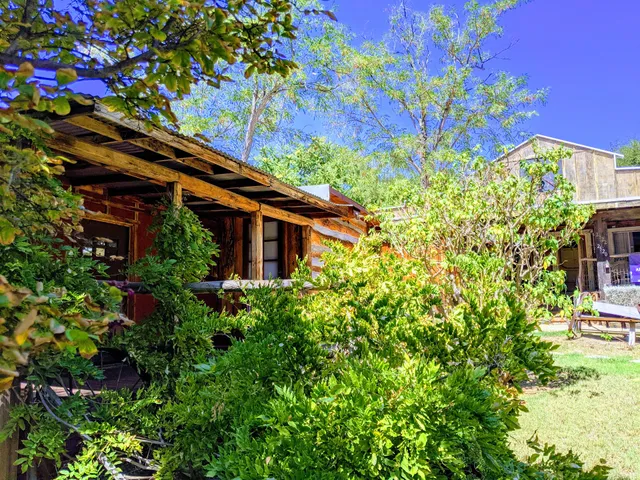 Alpine Apartments & Motel