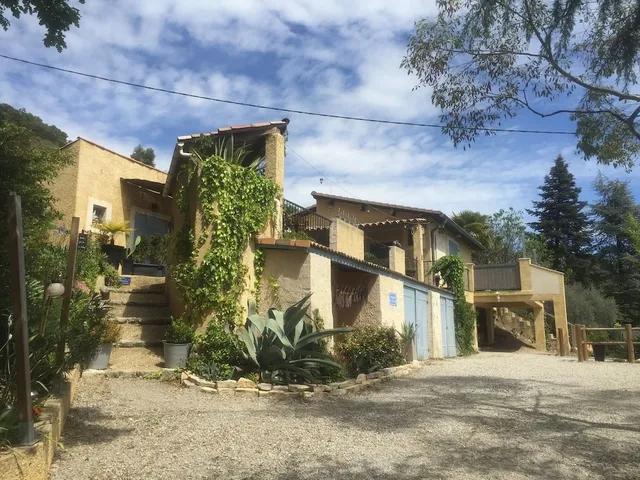 Le Mas Du Cadranier Chambre Dhôtes forcalquier